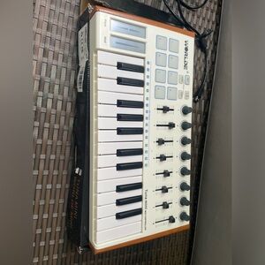 World Tuna mini keyboard, synthesizer, recorder.